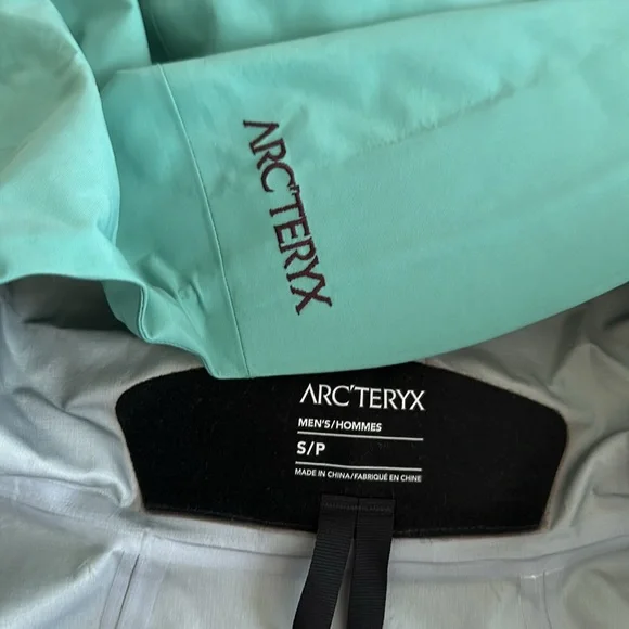 Arc’Teryx Rush snowboarding/ski jacket - Picture 5 of 10